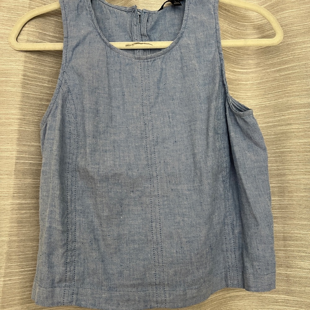 Banana Republic linen blend cropped tank. Sz small.
